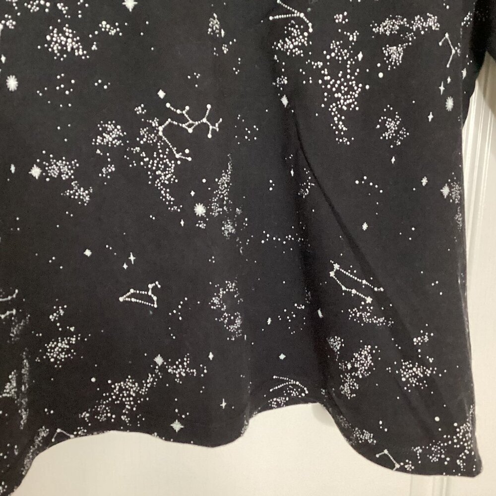 Reitmans Women's Black Long Sleeve Cosmic T-Shirt Astronomy Stars Size L/XL - Picture 4 of 8